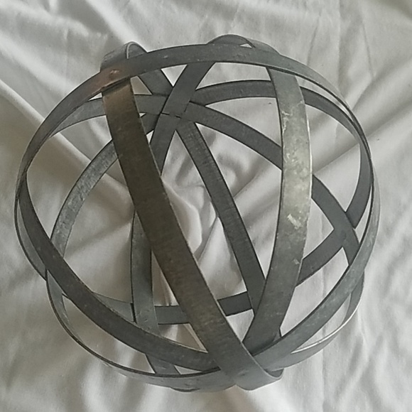 Decor Metal Silver Balls Very Unique - Picture 7 of 7